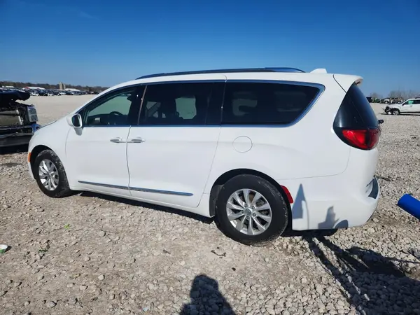2C4RC1BG2KR596767 2019 CHRYSLER PACIFICA - Image 2