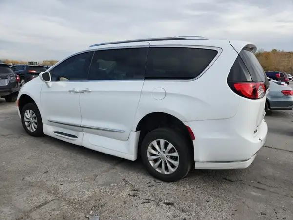 2C4RC1BG2KR603393 2019 CHRYSLER PACIFICA - Image 2