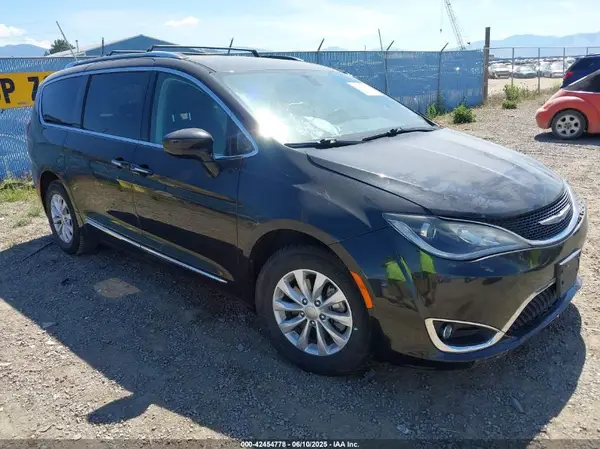 2C4RC1BG2KR603460 2019 CHRYSLER PACIFICA - Image 1