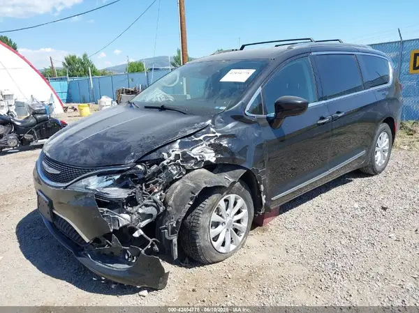 2C4RC1BG2KR603460 2019 CHRYSLER PACIFICA - Image 2