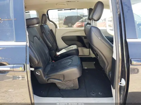 2C4RC1BG2KR603460 2019 CHRYSLER PACIFICA - Image 8