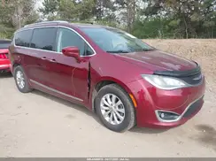 2C4RC1BG2KR626415 2019 CHRYSLER PACIFICA