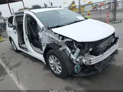 2C4RC1BG2KR626933 2019 CHRYSLER PACIFICA