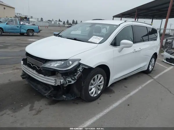 2C4RC1BG2KR626933 2019 CHRYSLER PACIFICA - Image 2