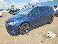 2C4RC1BG2KR627693 2019 CHRYSLER PACIFICA