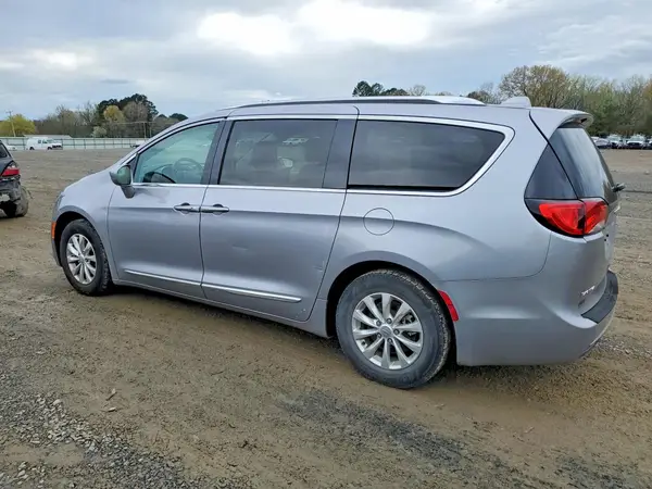 2C4RC1BG2KR639715 2019 CHRYSLER PACIFICA - Image 2