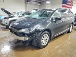 2C4RC1BG2KR650357 2019 CHRYSLER PACIFICA