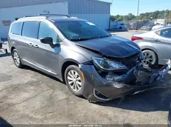 2C4RC1BG2KR650438 2019 CHRYSLER PACIFICA