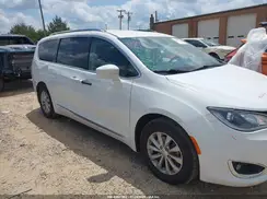 2C4RC1BG2KR650925 2019 CHRYSLER PACIFICA