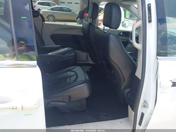 2C4RC1BG2KR650925 2019 CHRYSLER PACIFICA - Image 8
