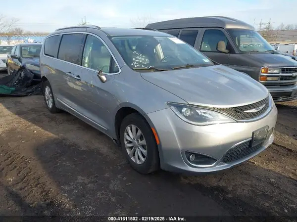 2C4RC1BG2KR653341 2019 CHRYSLER PACIFICA - Image 1