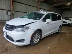 2C4RC1BG2KR680457 2019 CHRYSLER PACIFICA