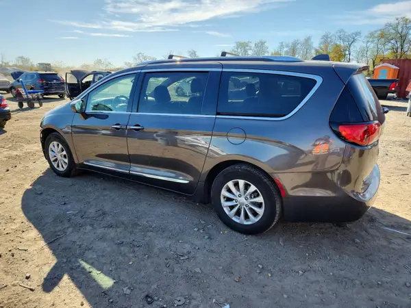 2C4RC1BG2KR680698 2019 CHRYSLER PACIFICA - Image 2