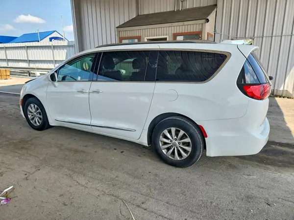 2C4RC1BG2KR685528 2019 CHRYSLER PACIFICA - Image 2