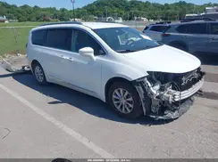 2C4RC1BG2KR700660 2019 CHRYSLER PACIFICA