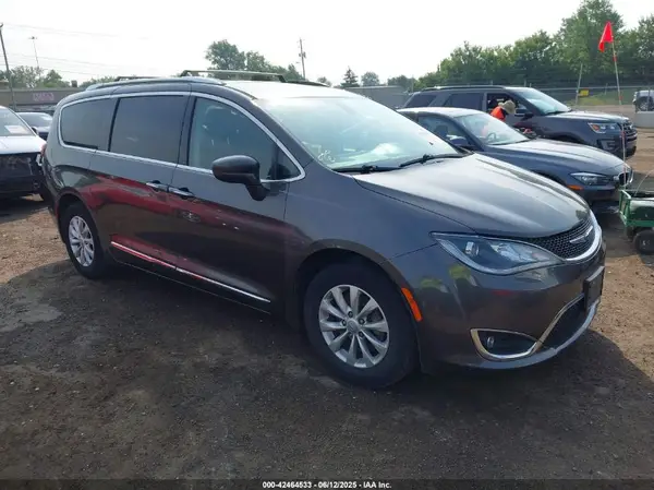 2C4RC1BG2KR704756 2019 CHRYSLER PACIFICA - Image 1