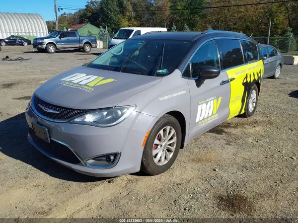 2C4RC1BG2KR731066 2019 CHRYSLER PACIFICA - Image 2