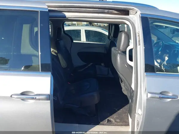 2C4RC1BG2LR106085 2020 CHRYSLER PACIFICA - Image 8