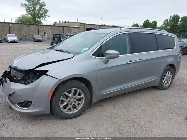 2C4RC1BG2LR127986 2020 CHRYSLER PACIFICA - Image 2