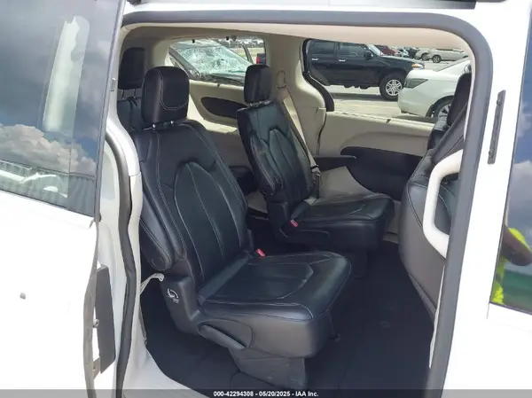 2C4RC1BG2NR169772 2022 CHRYSLER PACIFICA - Image 8