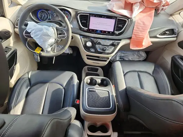 2C4RC1BG2PR506301 2023 CHRYSLER PACIFICA - Image 8