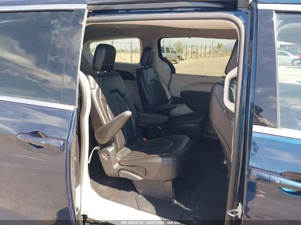 2C4RC1BG2PR508050 2023 CHRYSLER PACIFICA - Image 8