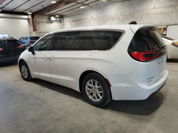 2C4RC1BG2PR522630 2023 CHRYSLER PACIFICA - Image 2