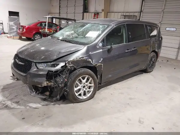 2C4RC1BG2PR534325 2023 CHRYSLER PACIFICA - Image 2