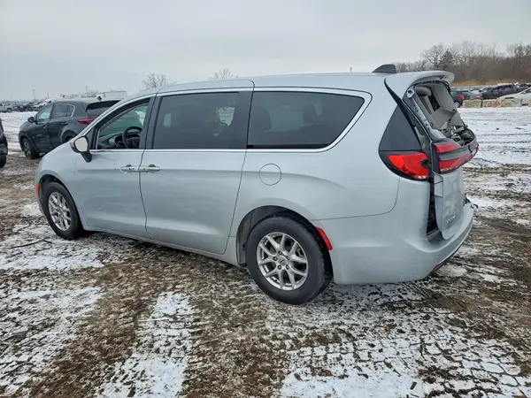 2C4RC1BG2PR539783 2023 CHRYSLER PACIFICA - Image 2