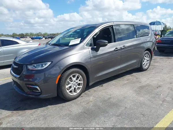 2C4RC1BG2PR546765 2023 CHRYSLER PACIFICA - Image 2