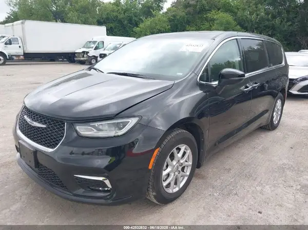 2C4RC1BG2PR560147 2023 CHRYSLER PACIFICA - Image 2