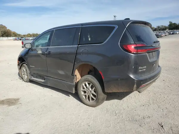 2C4RC1BG2PR568586 2023 CHRYSLER PACIFICA - Image 2