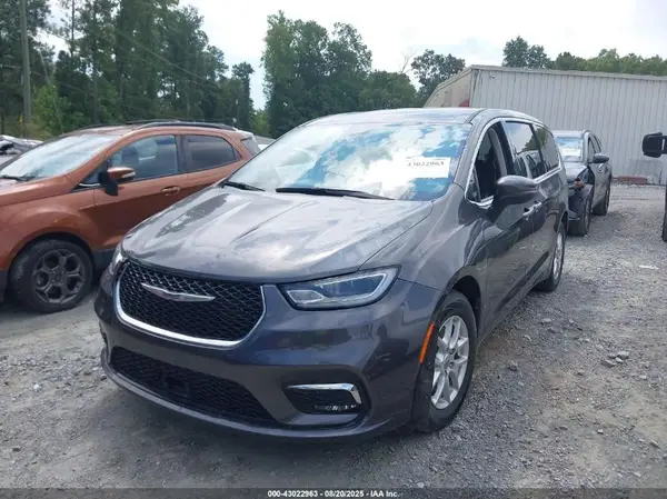 2C4RC1BG2PR571438 2023 CHRYSLER PACIFICA - Image 2