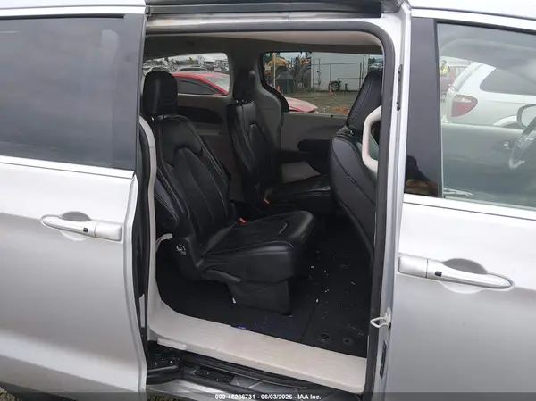 2C4RC1BG2PR571682 2023 CHRYSLER PACIFICA - Image 8