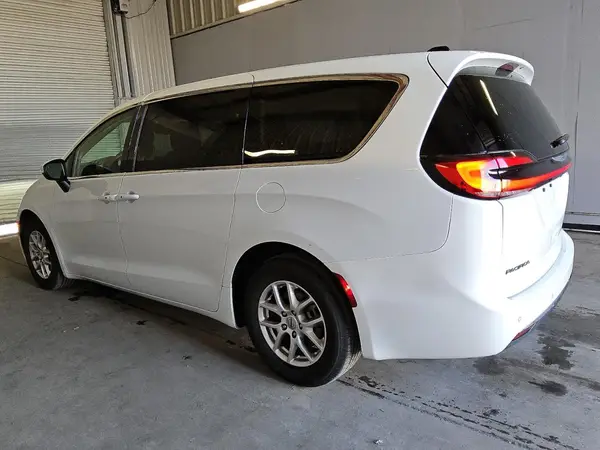 2C4RC1BG2PR581306 2023 CHRYSLER PACIFICA - Image 2