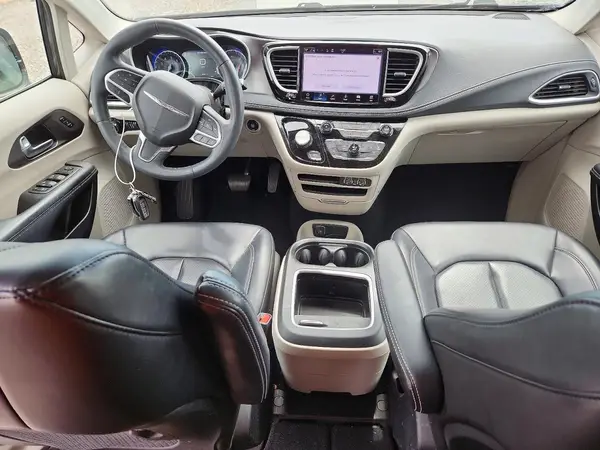 2C4RC1BG2PR583718 2023 CHRYSLER PACIFICA - Image 8