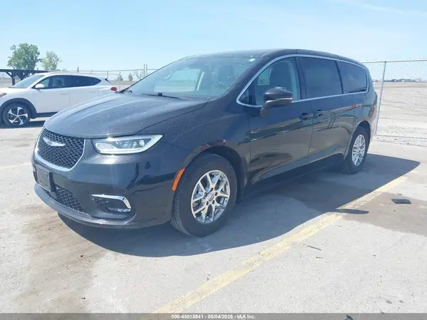 2C4RC1BG2PR586568 2023 CHRYSLER PACIFICA - Image 2