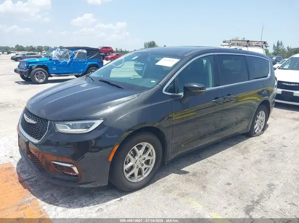 2C4RC1BG2PR587087 2023 CHRYSLER PACIFICA - Image 2