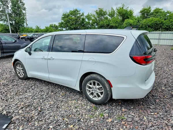 2C4RC1BG2PR597473 2023 CHRYSLER PACIFICA - Image 2