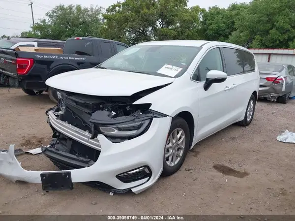 2C4RC1BG2PR624123 2023 CHRYSLER PACIFICA - Image 2