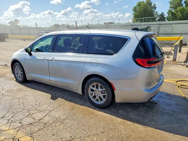 2C4RC1BG2RR129570 2024 CHRYSLER PACIFICA - Image 2