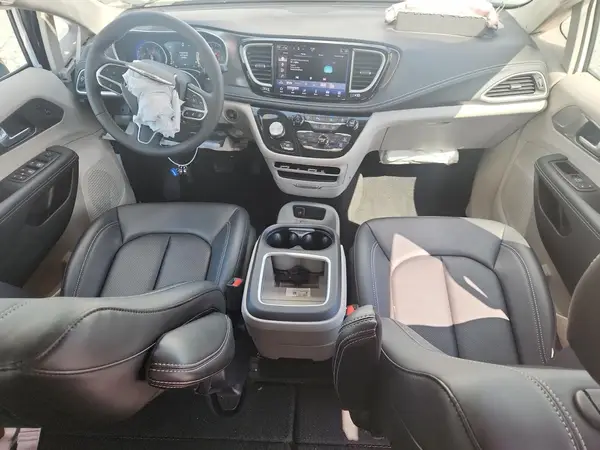 2C4RC1BG2RR164030 2024 CHRYSLER PACIFICA - Image 8