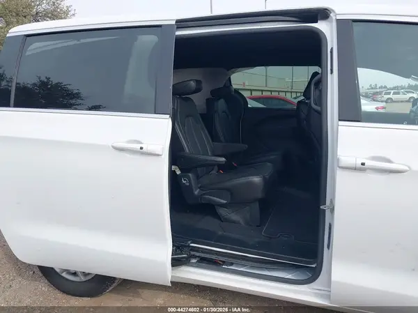 2C4RC1BG2SR502032 2025 CHRYSLER PACIFICA - Image 8