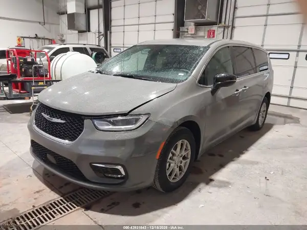 2C4RC1BG2SR504587 2025 CHRYSLER PACIFICA - Image 2