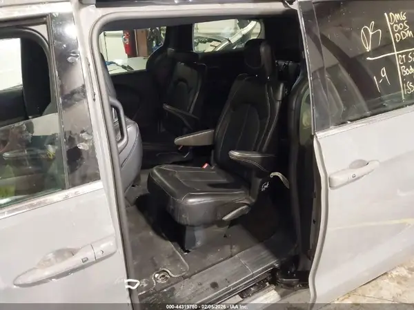 2C4RC1BG2SR545026 2025 CHRYSLER PACIFICA - Image 3