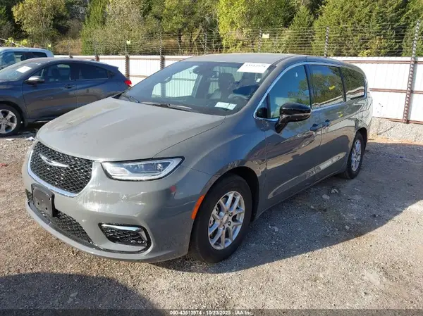 2C4RC1BG2SR561338 2025 CHRYSLER PACIFICA - Image 2