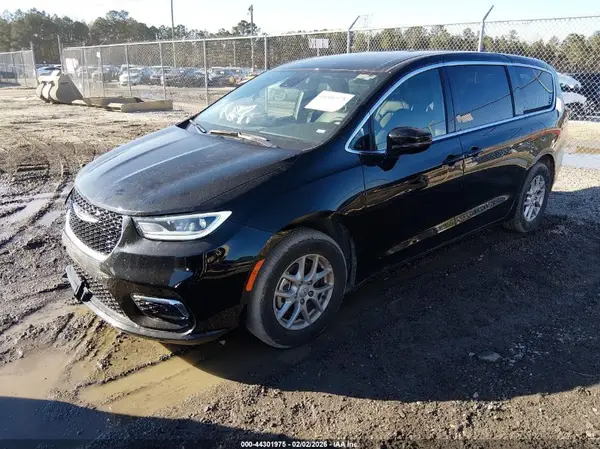 2C4RC1BG2SR577037 2025 CHRYSLER PACIFICA - Image 2