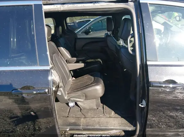 2C4RC1BG2SR577037 2025 CHRYSLER PACIFICA - Image 8