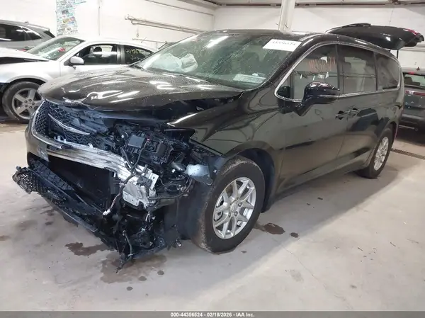 2C4RC1BG2SR604933 2025 CHRYSLER PACIFICA - Image 2
