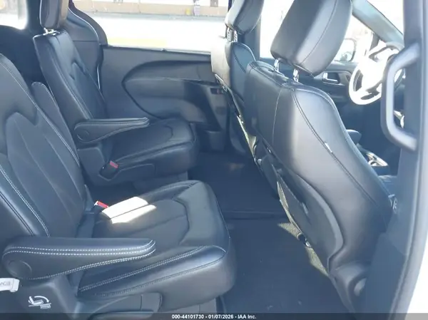 2C4RC1BG2TR155268 2026 CHRYSLER PACIFICA - Image 8